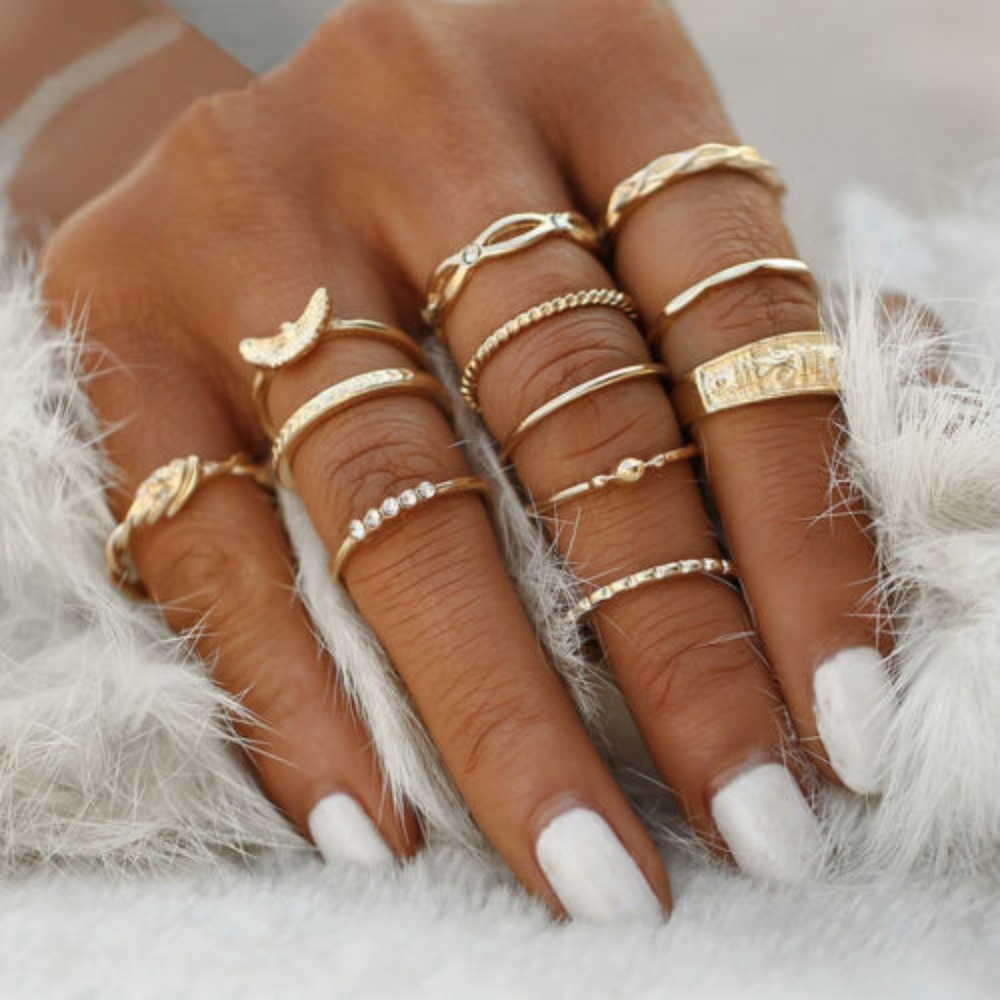 Pretty 12 piece gold ring set